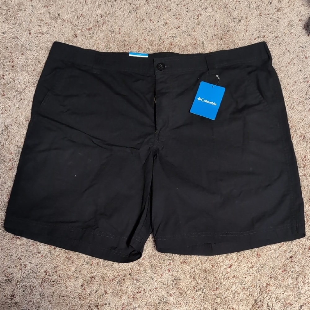 Columbia Black Flat Front Shorts with Classic Design